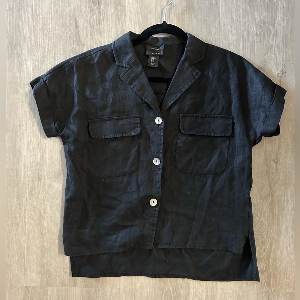 Tahari crop top with buttons